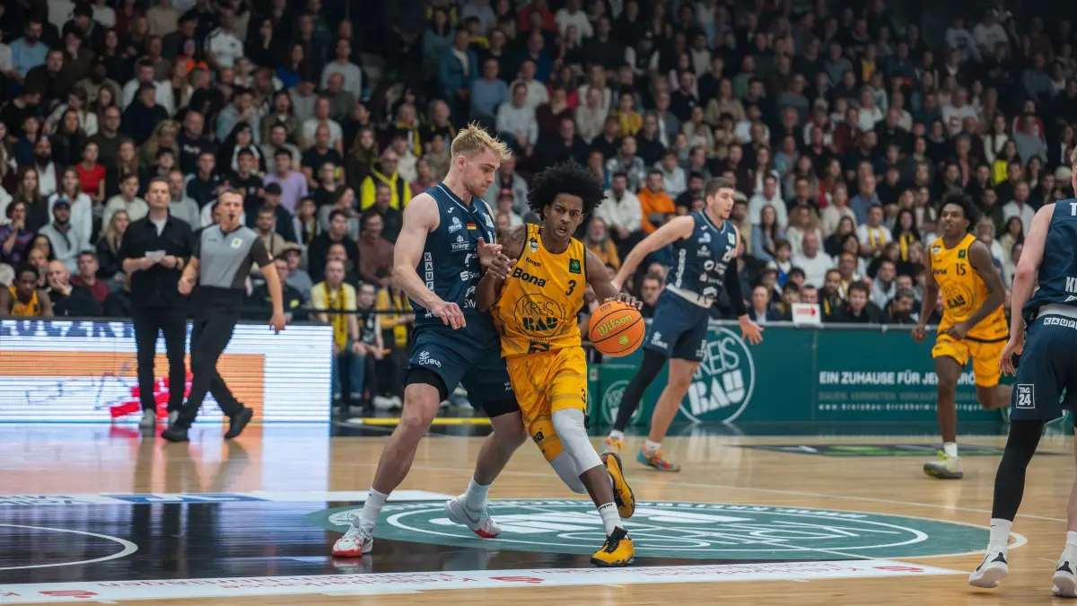 Basketball Kirchheim Knights gegen Titans Dresden in EWS Arena