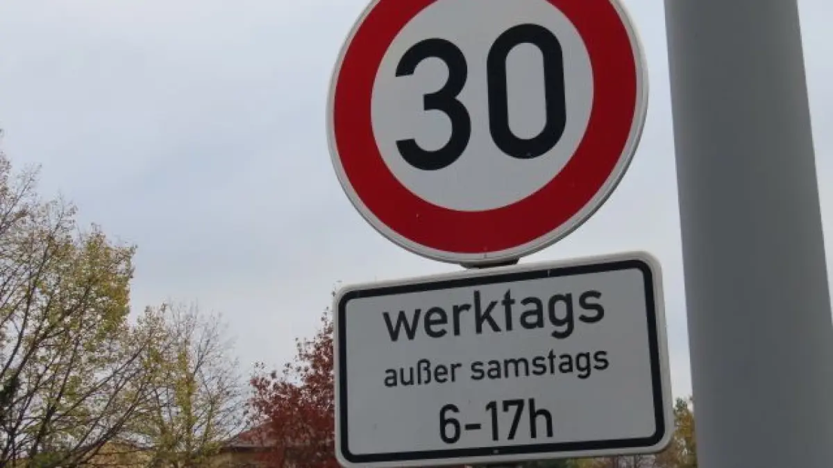 Tempo 30 vor der Grundschule in der Feldstraße in Sellessen – wichtig wäre sie für die Kinder auch an der L 47 am Zebrastreifen.