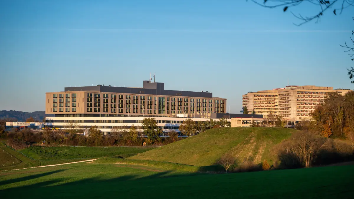 Schmuck Klinik am Eichert Alb Fils Klinikum rechts Altbau