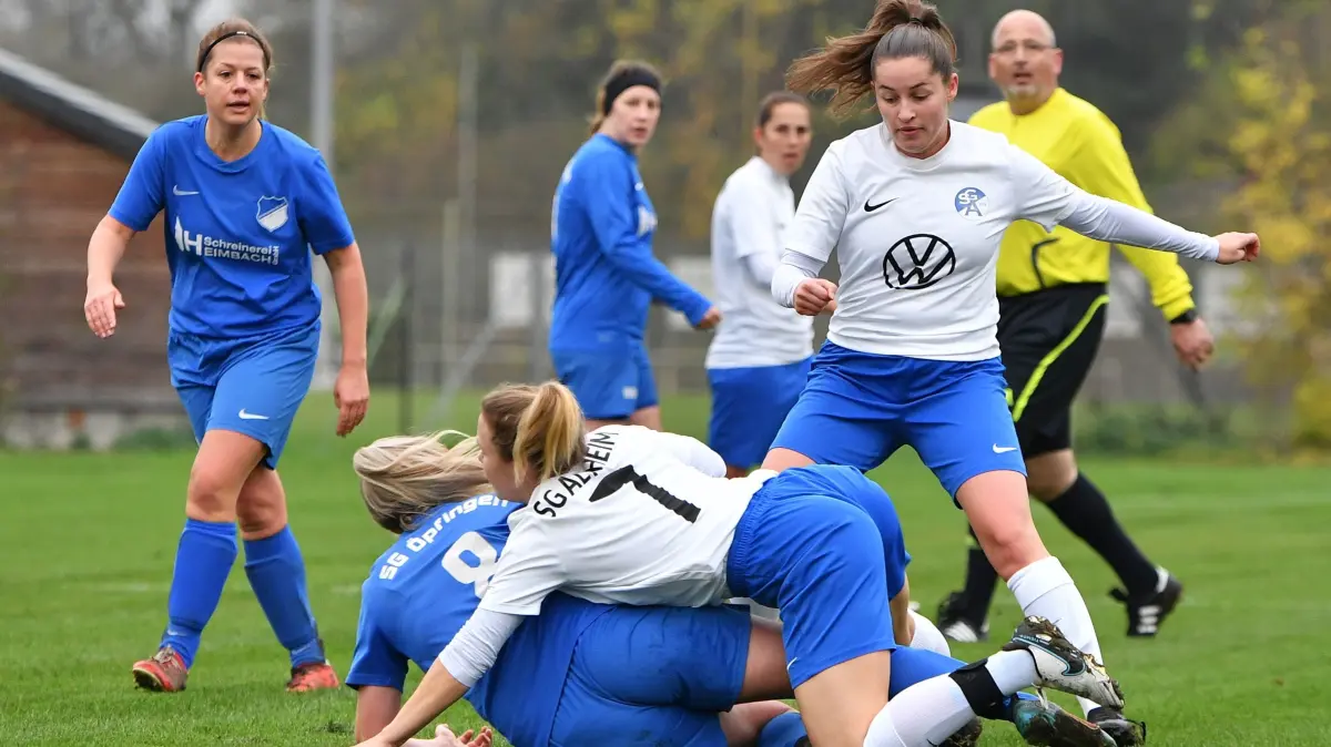 SG Öpfingen (blau) - SG Altheim (2:2) Frauen Landesliga Fußball