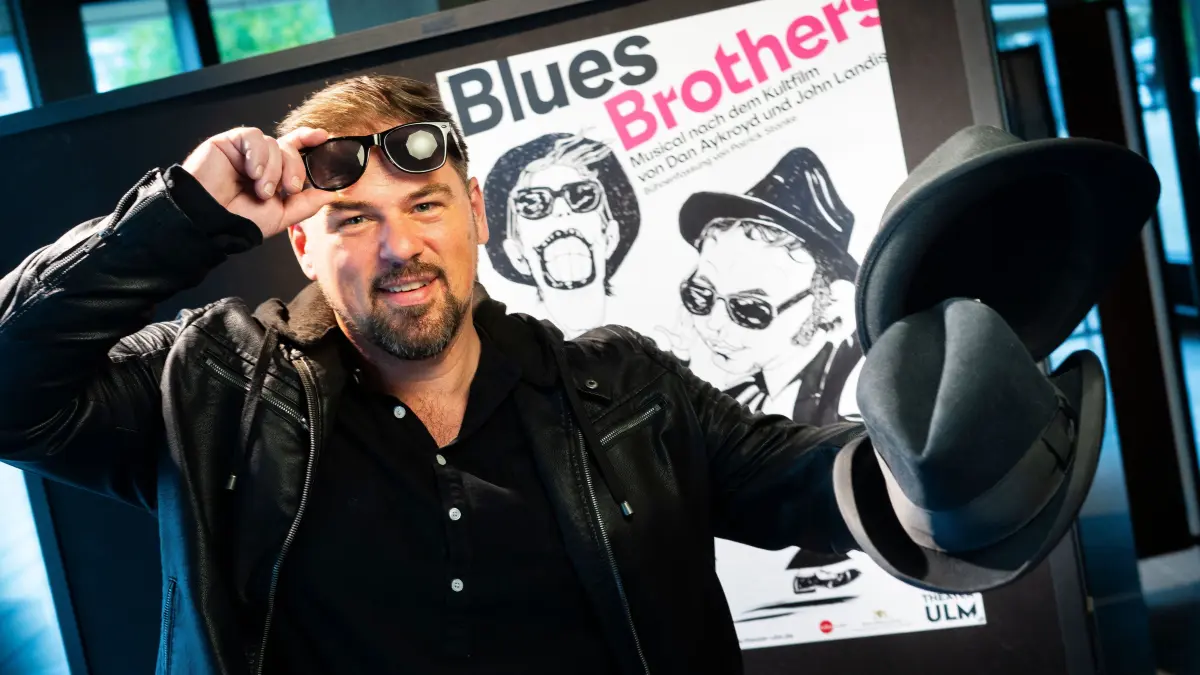 Porträt des Schauspielers und Regisseurs Patrick Stanke - er inszeniert die "Blues Brothers" im Theater Ulm