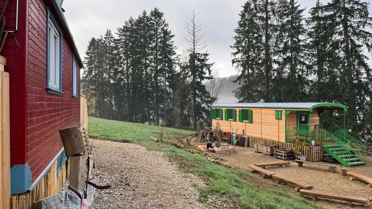 Der städtische Wald- und Bauernhofkindergarten Münsingen ist umgezogen