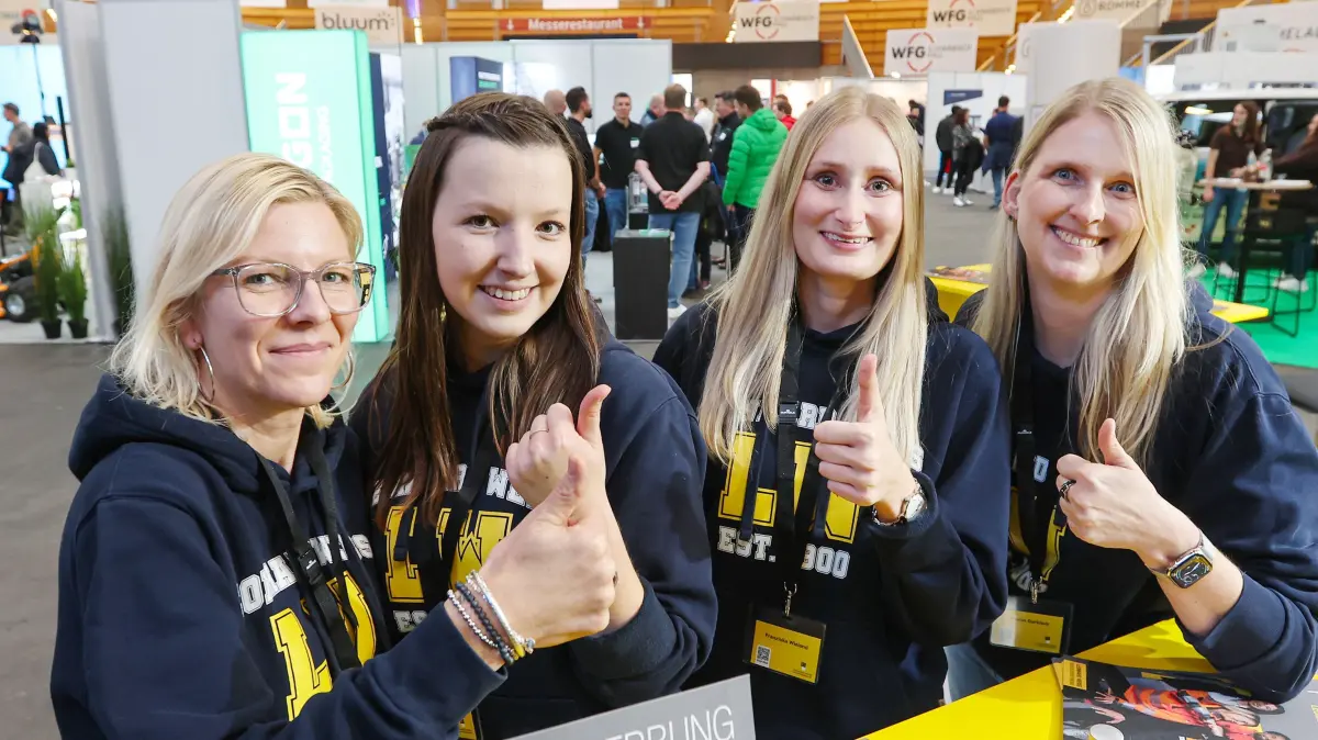 10. Fachkräftetage der Südwest Presse Hohenlohe in der Hohenloher Arena in Ilshofen. Berufsmesse. Messe für Jobs Job Berufe Berufswahlmesse Karrieremesse Christian von Stetten eröffnet sie Foto: Ufuk Arslan
