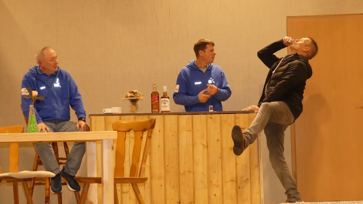 Baisingen Theater mit Bürgermeister (Herm) beim schnapseln. Links Wirt Sepp