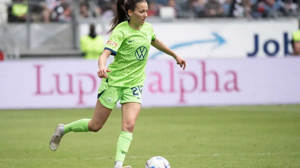 Joelle Wedemeyer: ARCHIV - 14.05.2023, Hessen, Frankfurt/Main: Fußball, Frauen: Bundesliga, Eintracht Frankfurt - VfL Wolfsburg, 20. Spieltag, Deutsche Bank Park. Wolfsburgs Joelle Wedemeyer. (zu dpa: «Erster Saisonsieg für Wolfsburgerinnen: 5:0 in Istanbul») Foto: Sebastian Gollnow/dpa +++ dpa-Bildfunk +++