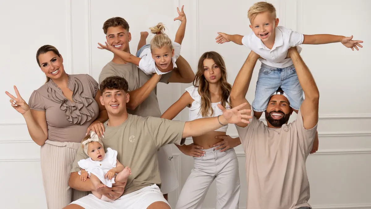 RTLzwei bringt eine neue Dokusoap an den Start. Bei Willkommen bei Familie Weiß wird die achtköpfige Familie Weiß auf Zypern begleitet.