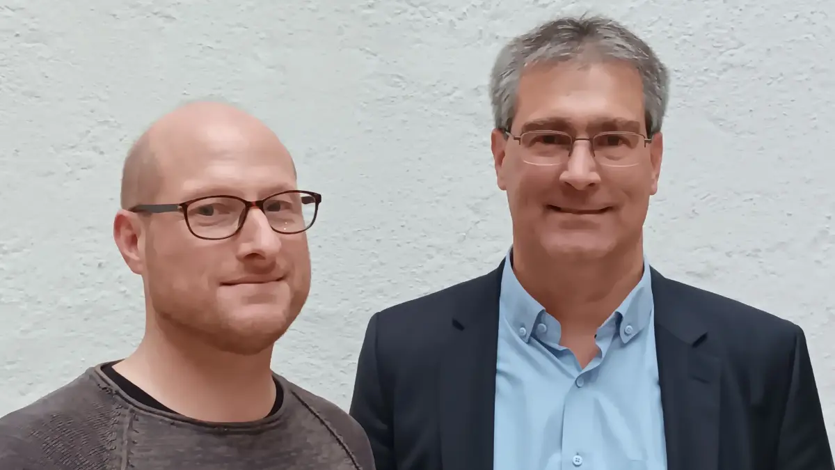 FWG-Fraktionsvorsitzender Oliver Bumann (rechts) und der neue Stadtrat Steffen Grünvogel