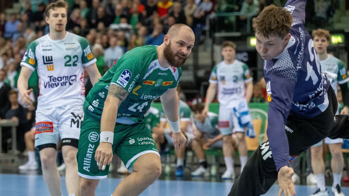 GER, Handball, 1.Bundesliga, SC DHfK Leipzig vs FRISCH AUF! Goeppingen, 17.11.2024: Leipzigs Moritz Preuss gegen Göppingens Torwart Julian Buchele
SC DHfK Leipzig vs FRISCH AUF! Goeppingen, 17.11.2024, Handball, Handball 1.Liga, Sport, Bundesliga, Saison 2024/2025