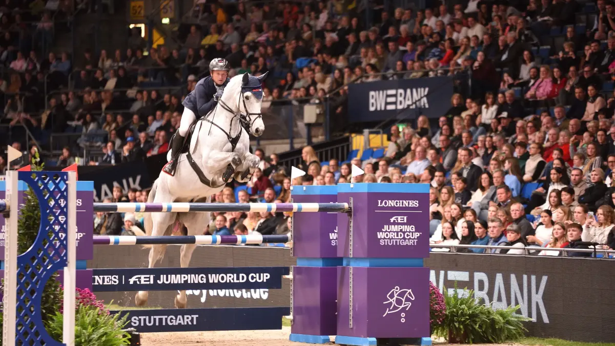 Den Großen Preis von Stuttgart hat Michael Jung von der RSG Altheim am Sonntag in der Schleyerhalle auf seinem sprunggewaltigen fischerDuoPower bestritten, vor dem letzten Sprung seinen Ritt aber unter fairem Applaus des Publikums freiwillig beendet.