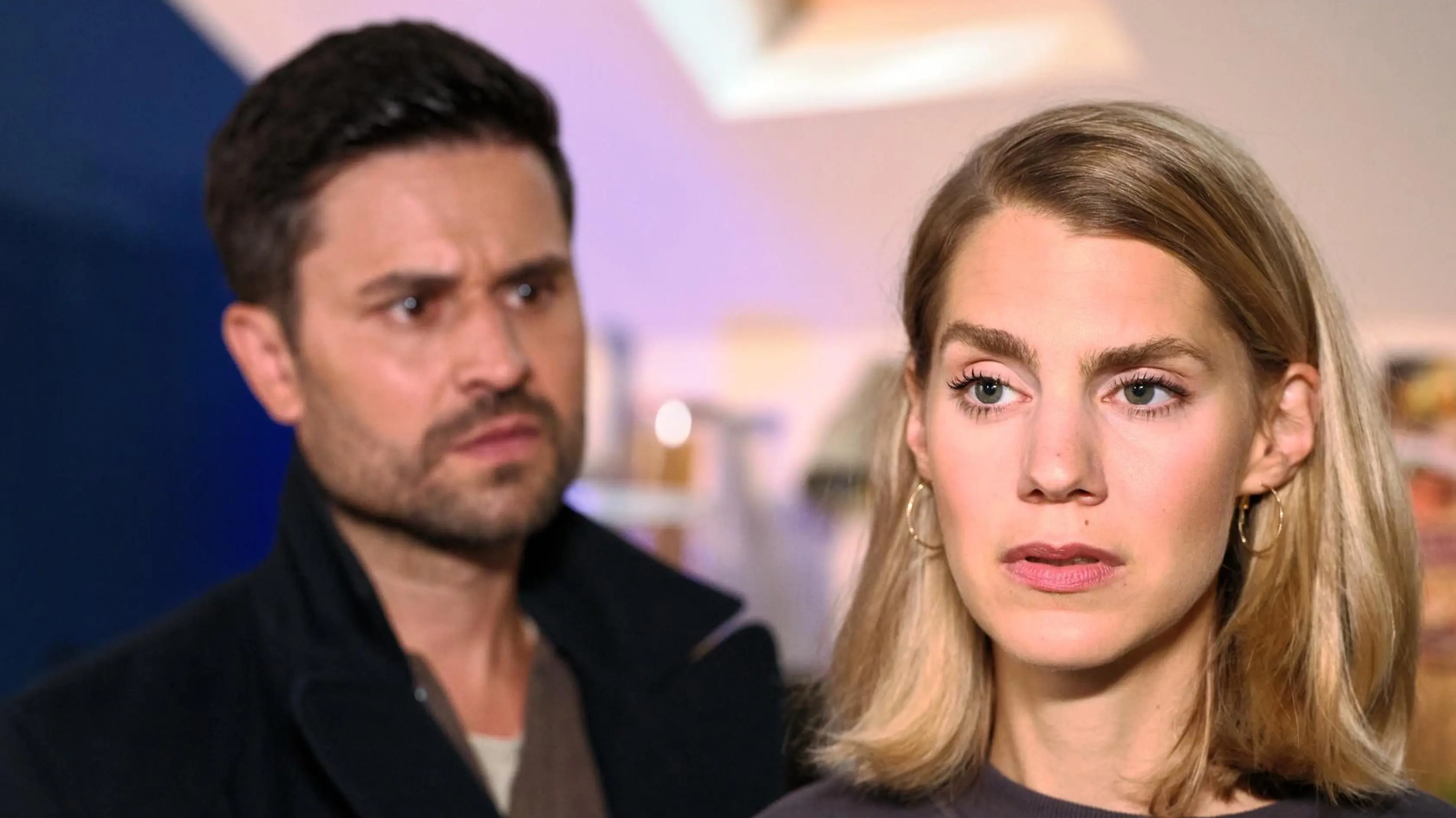 Paco (Milos Vukovic) und Stella (Bettine Langehein) brauchen eine Pause.