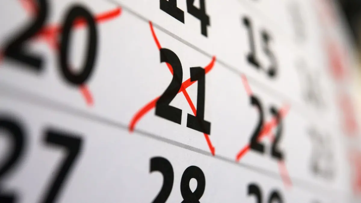 Drei Tage sind in einem Kalender rot angekreuzt