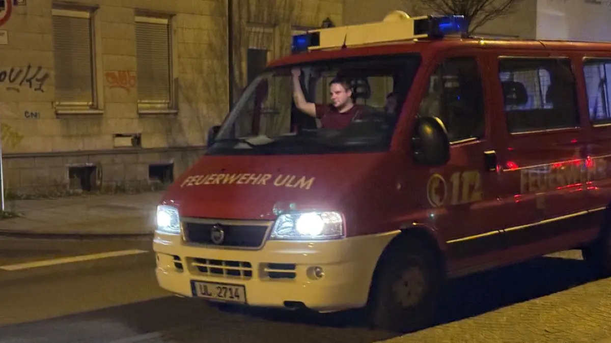Nach einem Bombenfund in Ulm müssen etwa 2800 Menschen ihre Wohnungen in der Innenstadt verlassen und können in einer Turnhalle Zuflucht finden.