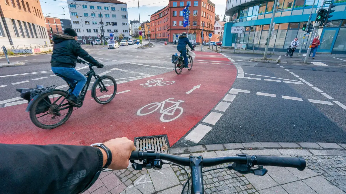 Radfahrer in Ulm, am liebsten: Münchner Straße/ Willy-Brandt-Platz