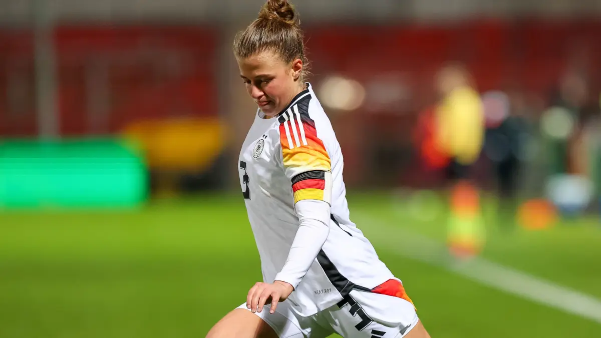 GER, Deutschland vs. Spanien, Fussball, Laenderspiel, Laenderspielrunde, Spielzeit 2024/2025, 28.11.2024: Kristin Koegel (Deutschland, #03),
GER, Deutschland vs. Spanien, Fussball, Laenderspiel, Laenderspielrunde, Spielzeit 2024/2025, 28.11.2024
Foto: Eibner-Pressefoto/Jenni Maul