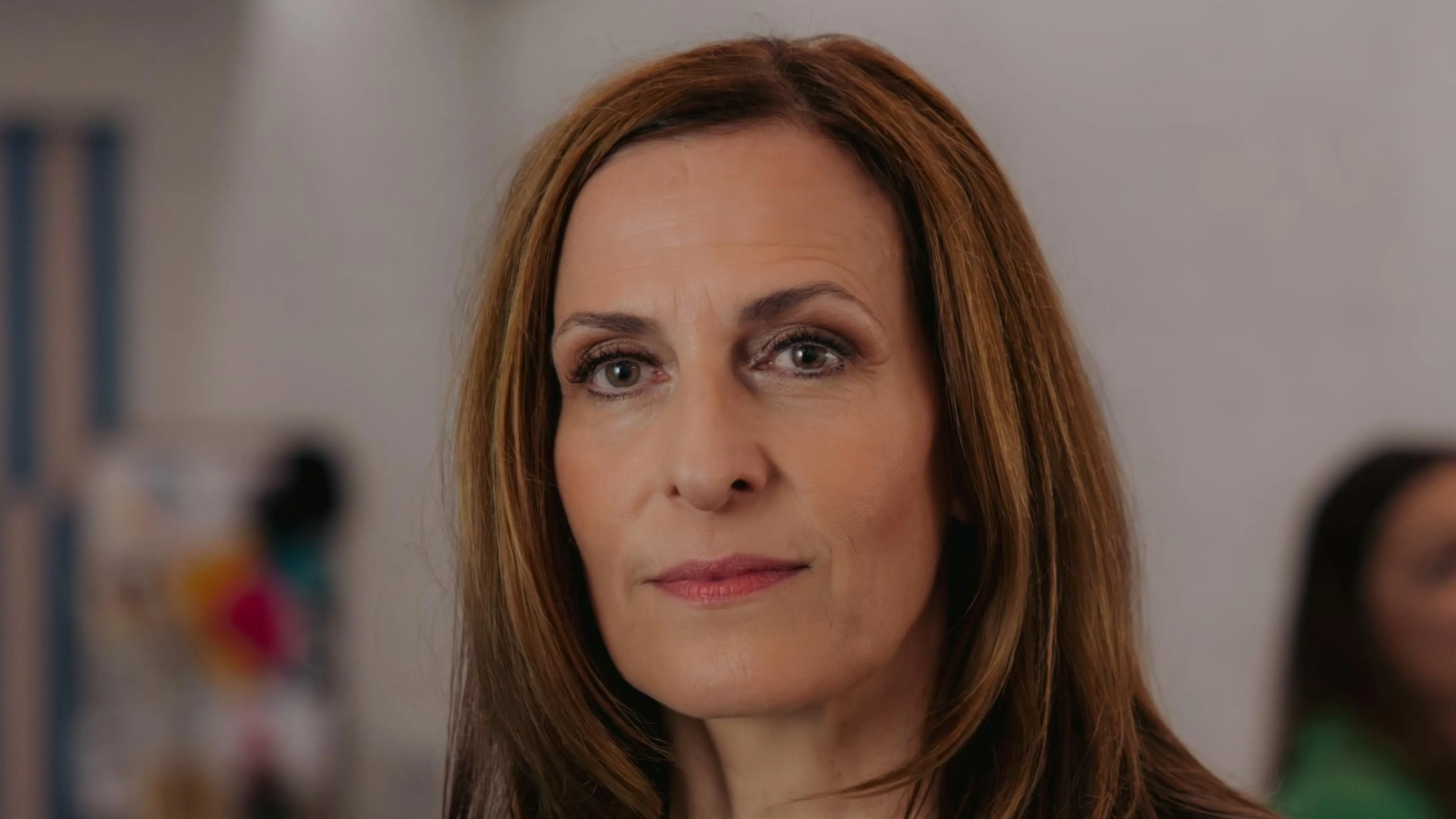 Katrin (Ulrike Frank) erfährt, dass ihre Geschäftspartnerin Emily ihren Ex Tobias liebt.