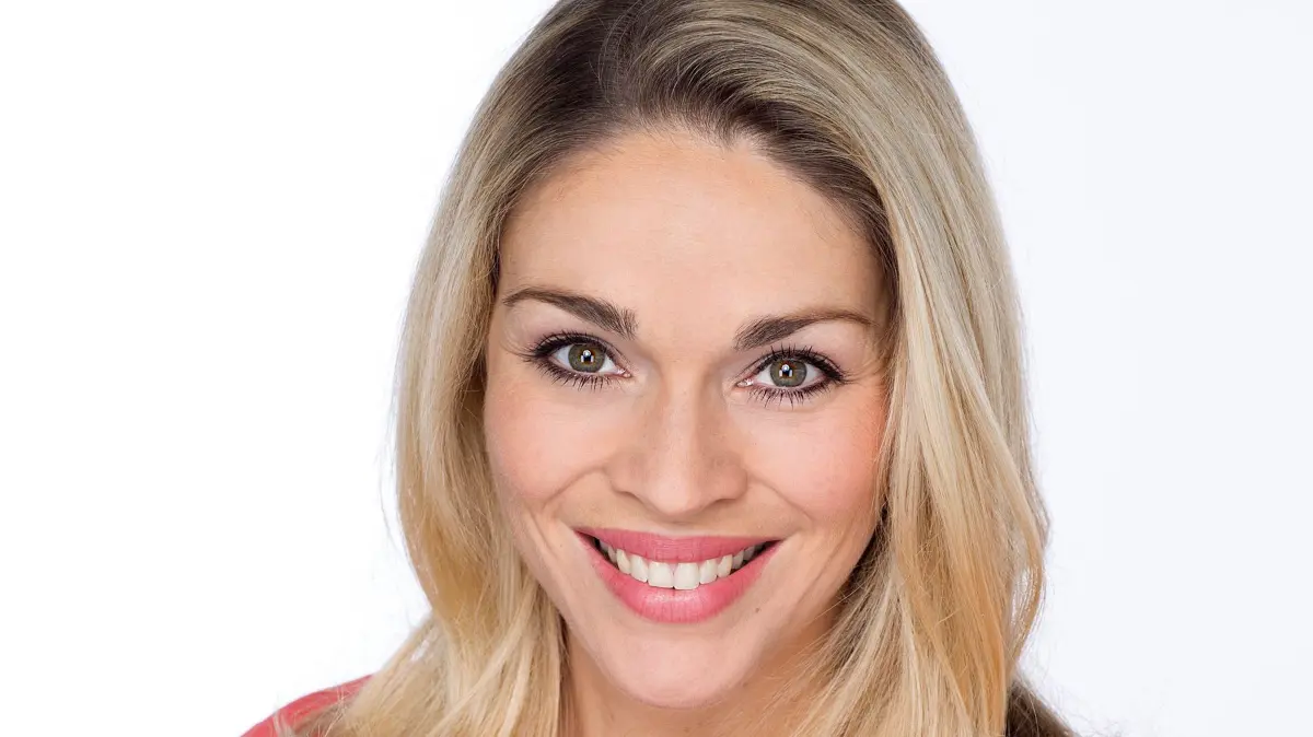 Britta (Jelena Mitschke) lernt in diesen Tagen einen neuen Mann kennen.