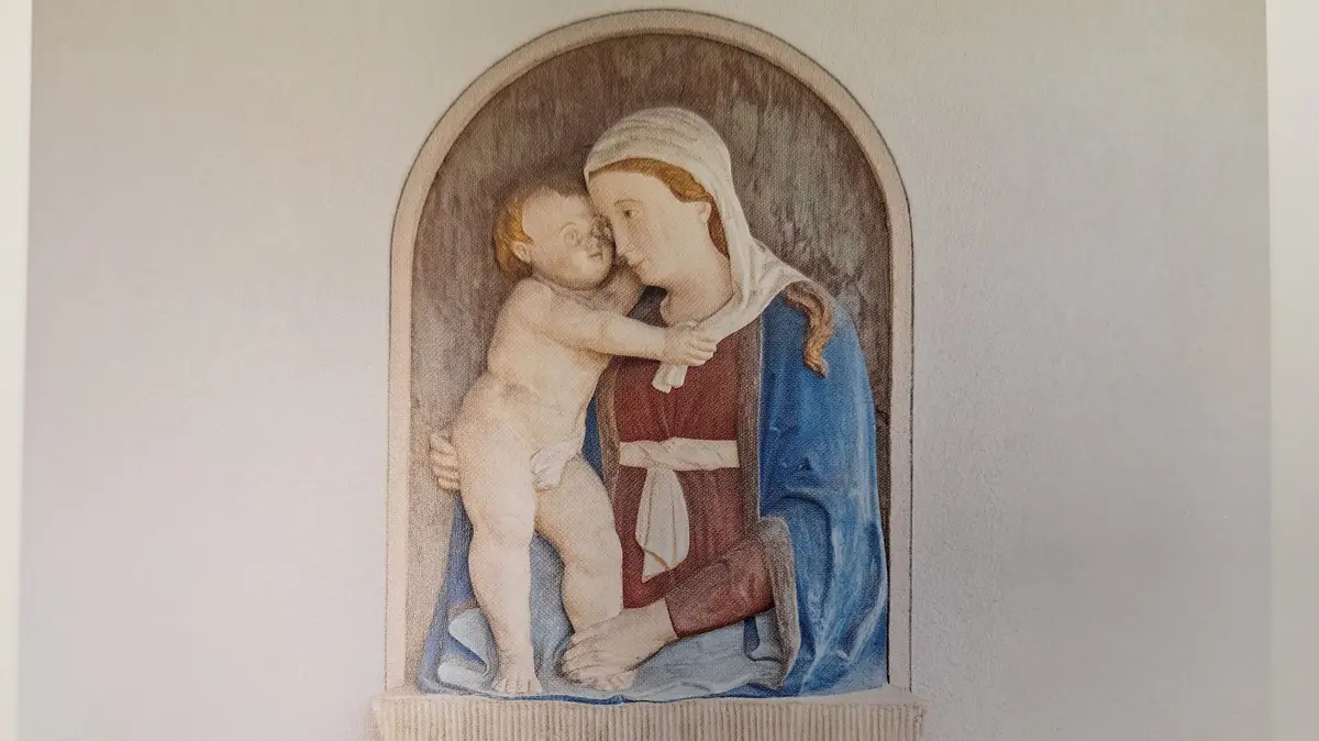 Maria mit Jesuskind am Haus Jahnstraße 10 in Rottenburg