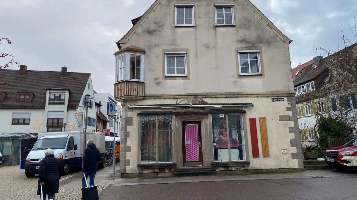 Für das Kunder-Haus am Schweinemarktplatz gibt es eine Abrissgenehmigung.