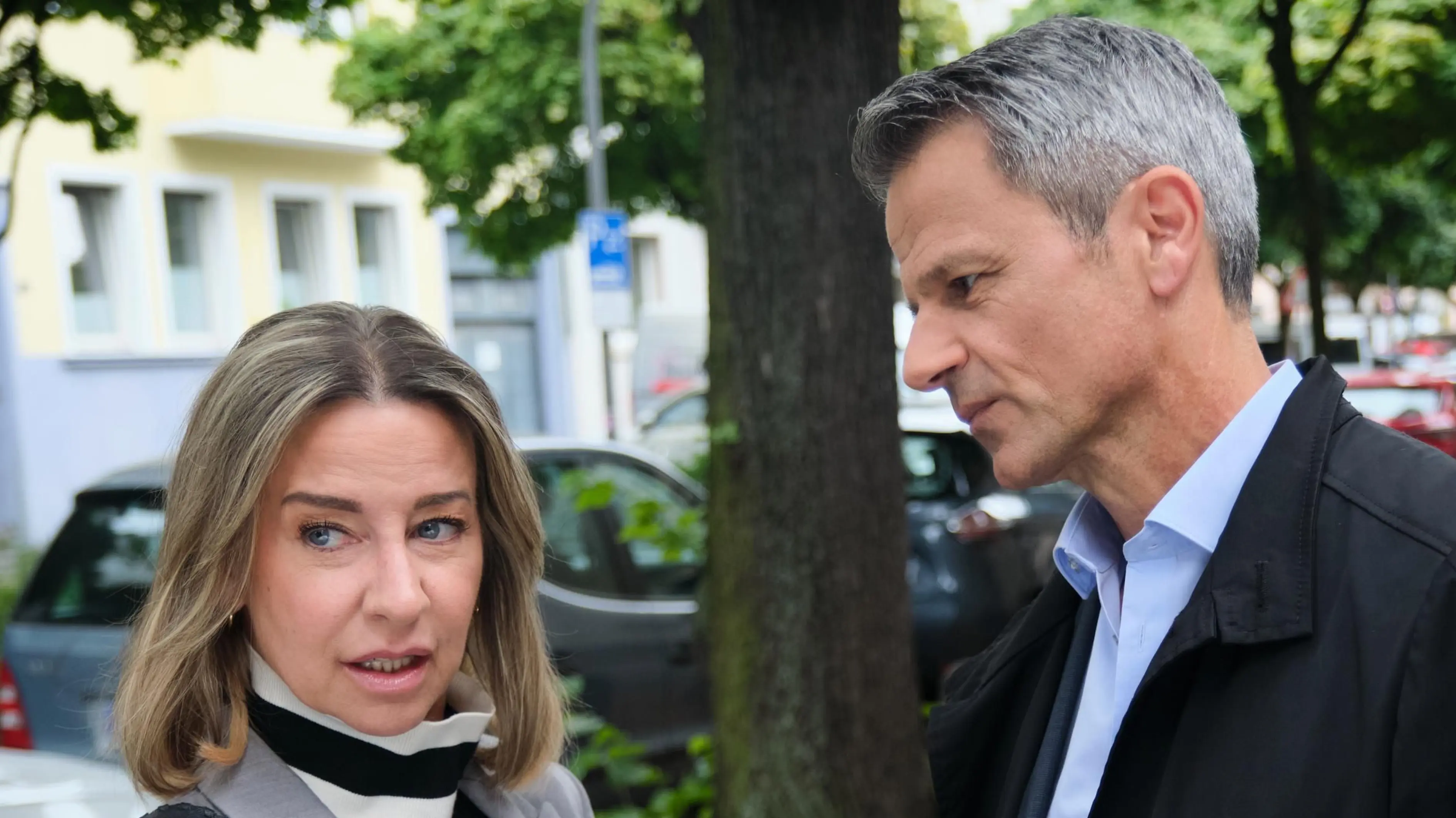 Ute (Isabell Hertel) ist noch mit Benedikt (Jens Hajek) verheiratet.