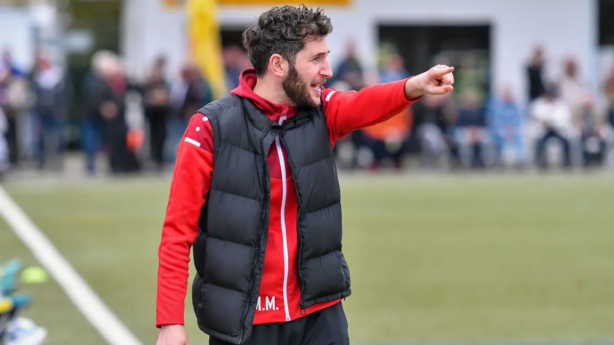 Schwimmt mit dem FC Rottenburg auf einer Erfolgswelle: Trainer Marc Mutschler.