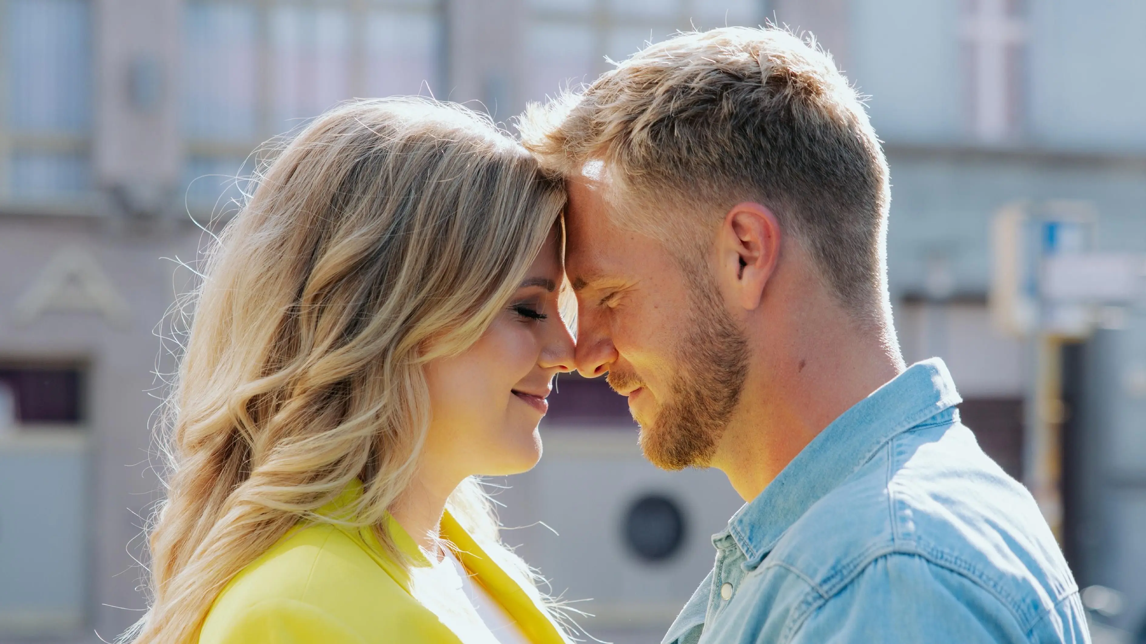 Alicia (Josefin Bressel) und Paul (Niklas Osterloh) sind wieder ein Paar.