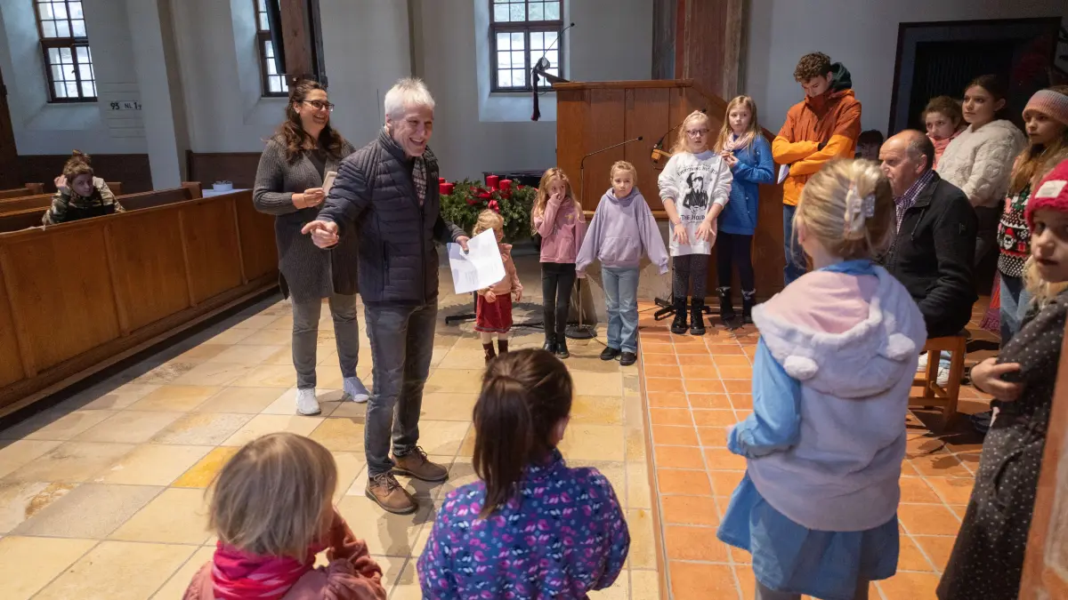 Probe Krippenspiel Bild mit Organisatoren (100 jähriges Jubiläum) Kirche Hohenstaufen