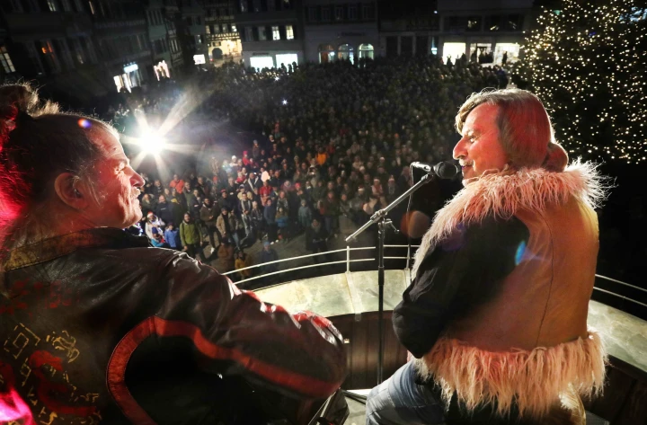 Heimeliges Heimspiel vom Dieter der Herzen