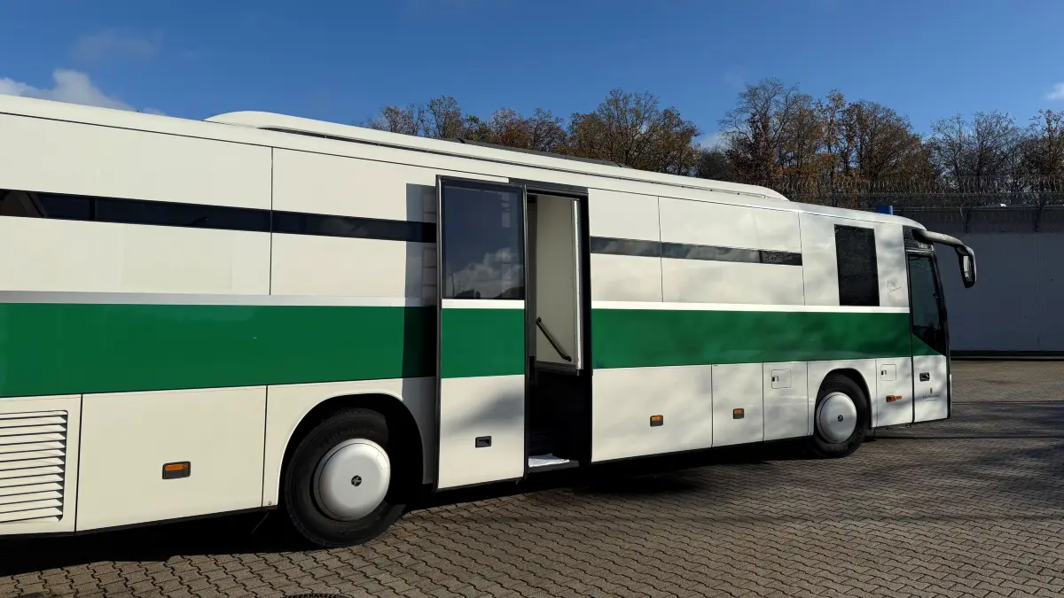 Ein Gefangenentransporter der Polizei (zur Geschichte Rollender Knast auf Zeit) epd, lbw, BW