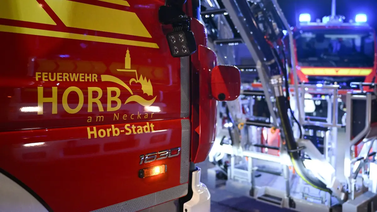 Begruessung der neuen Drehleiter der Freiwilligen Feuerwehr Horb: Horb (Kreis Freudenstadt) 18.12.2024
Schriftzug FFW Horb; Neue Drehleiter der Freiwilligen Feuerwehr Horb
FOTO: Pressefoto ULMER / Markus Ulmer
xxNOxMODELxRELEASExx