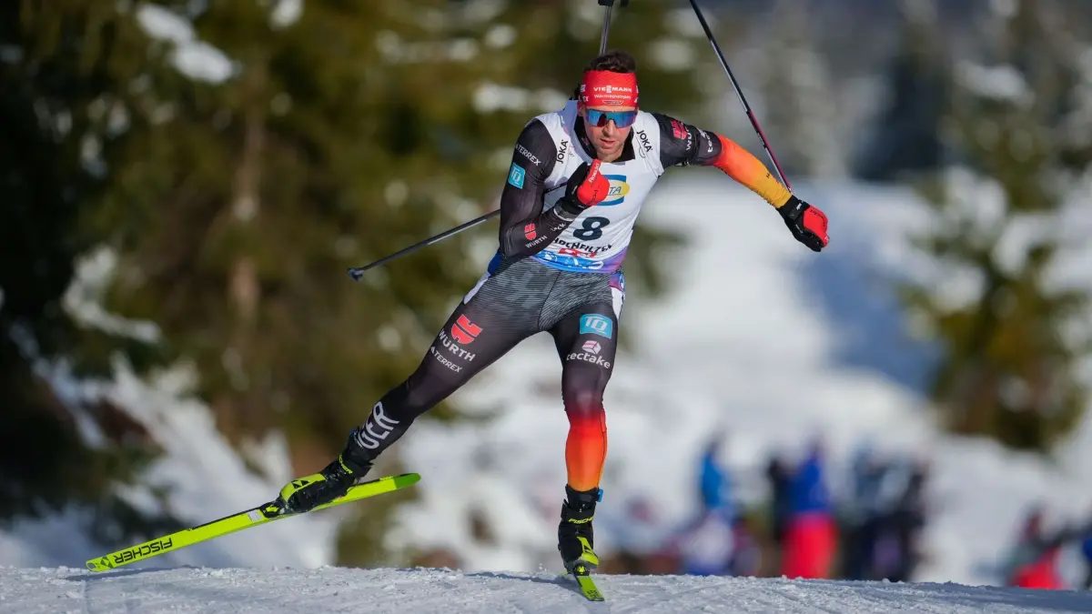 Biathlon-Weltcup in Hochfilzen: ARCHIV - 14.12.2024, Österreich, Hochfilzen: Biathlon: Weltcup, Verfolgung 12,5 km, Herren, vlnr.: Philipp Nawrath (GER) während des 12,5 km Biathlon Verfolgungsbewerbs der Männer in Hochfilzen. (zu dpa: «Revolution am Schießstand - Deutsche Männer patzen zu oft») Foto: Georg Hochmuth/APA/dpa +++ dpa-Bildfunk +++