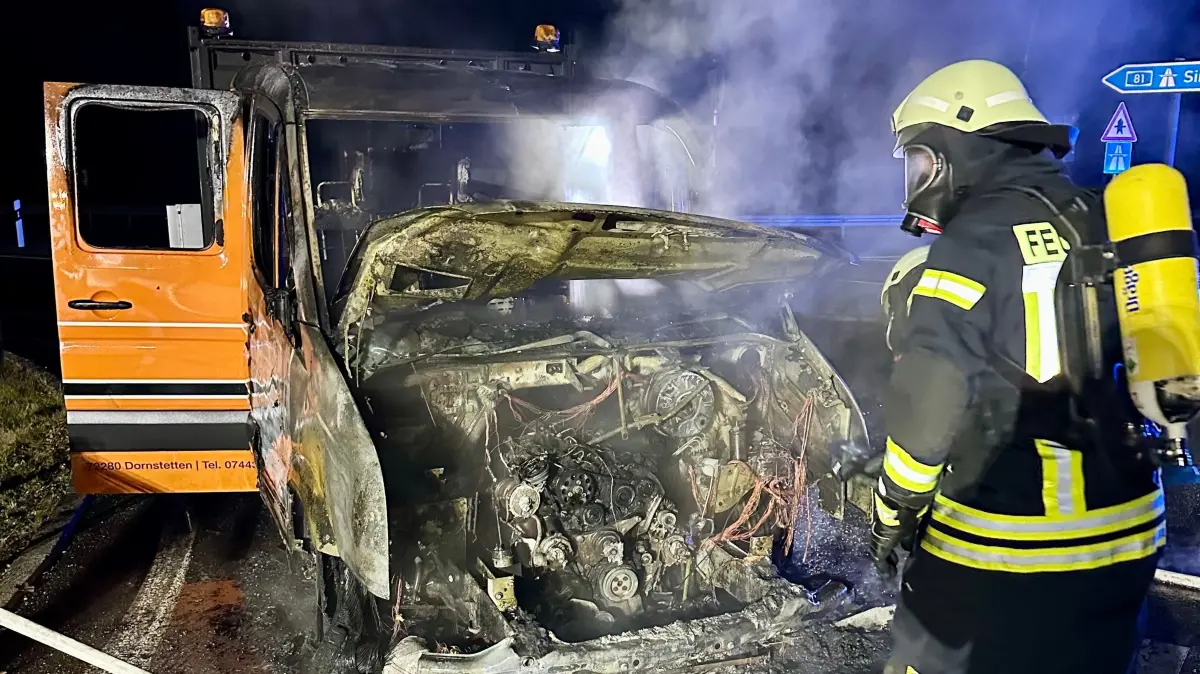 Das Fahrzeug wurde komplett zerstört.