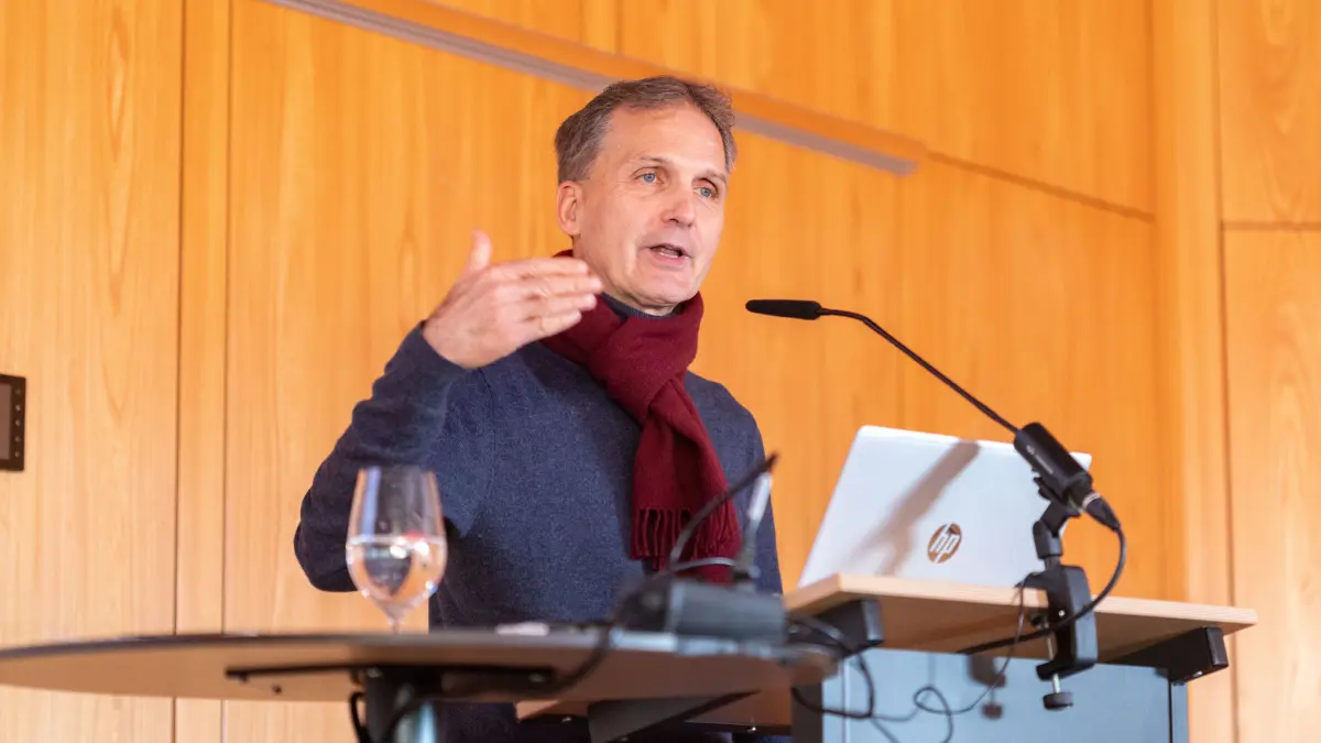 GP, Stadthalle: Uni der Generationen "China und die Bedrohung für den Westen" Prof. Dr. Gunter Schubert
