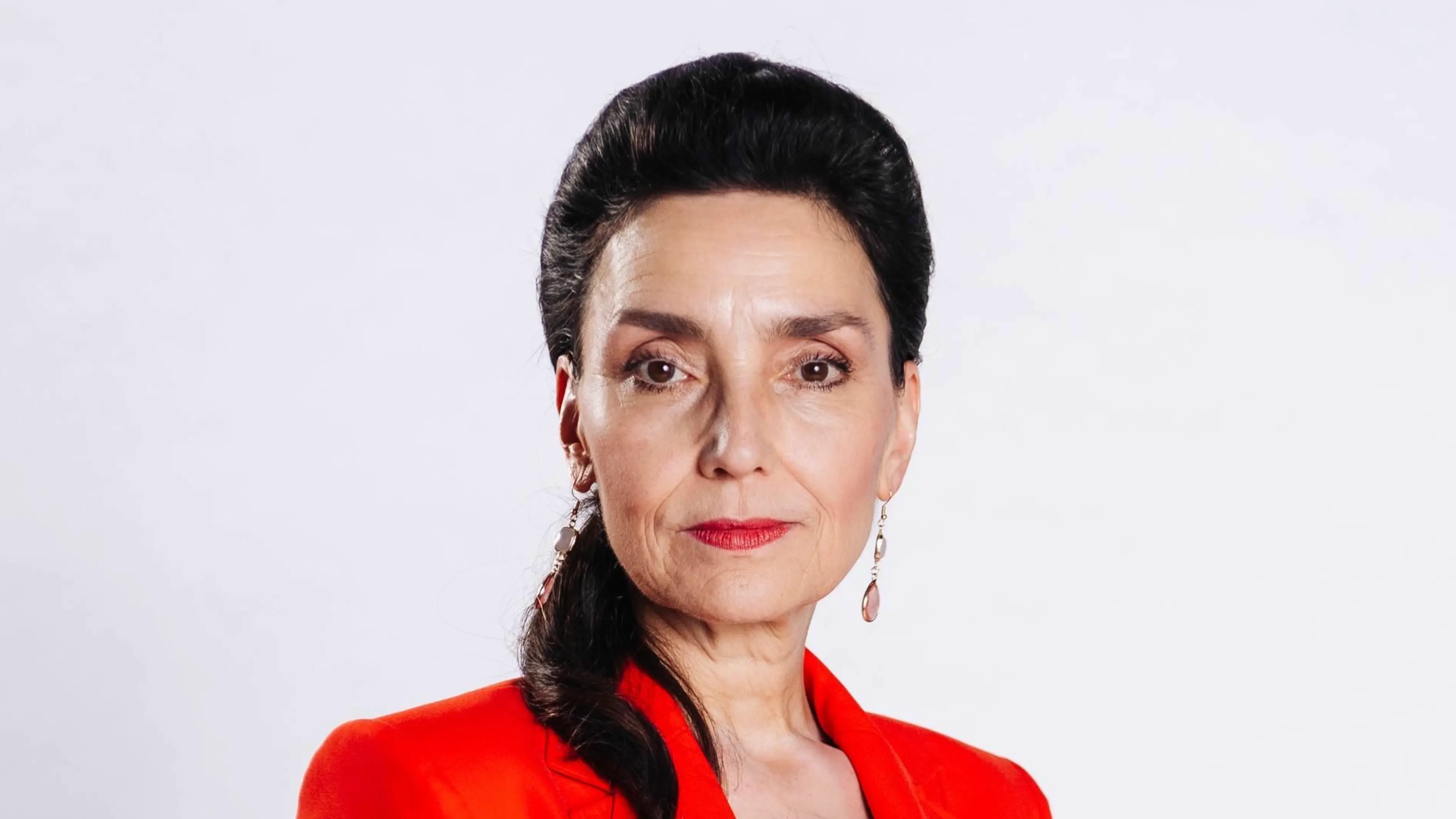 Simone Steinkamp (Tatjana Clasing) muss sich auf ungemütliche Zeiten einstellen.