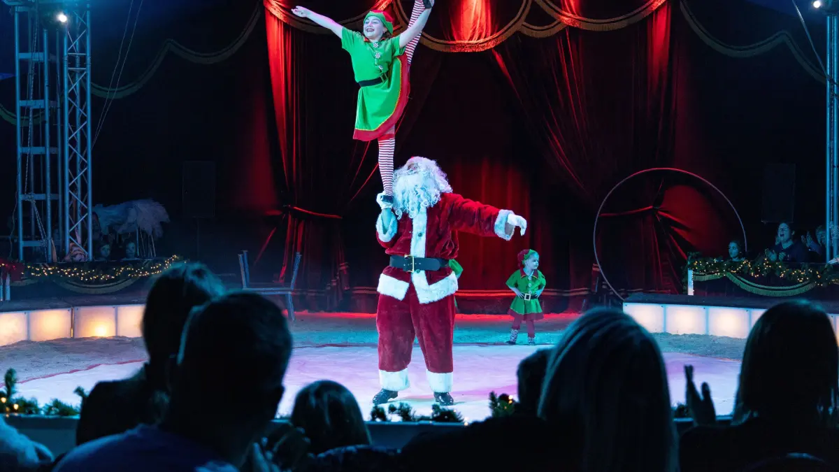 Weihnachtscircus Göppingen Circus Alaska mit dem 4. Weihnachtszirkus 2024/2025 in Göppingen Stauferpark