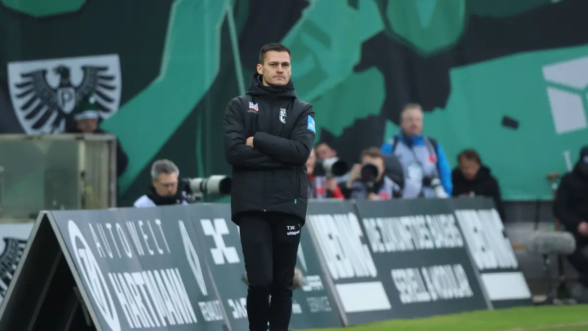 GER, Preussen Muenster gegen SSV Ulm 1846, Fussball, 2.Liga, 17.Spieltag, Spielzeit 2024/2025, 21.12.2024: Thomas Wörle (Chef-Trainer SSV Ulm 1846)
GER, Preussen Muenster gegen SSV Ulm 1846, Fussball, 2.Liga, 17.Spieltag, Spielzeit 2024/2025, 21.12.2024
DFL REGULATIONS PROHIBIT ANY USE OF PHOTOGRAPHS AS IMAGE
SEQUENCES AND/OR QUASI-VIDEO
Foto: Eibner-Pressefoto/Frank Zeising