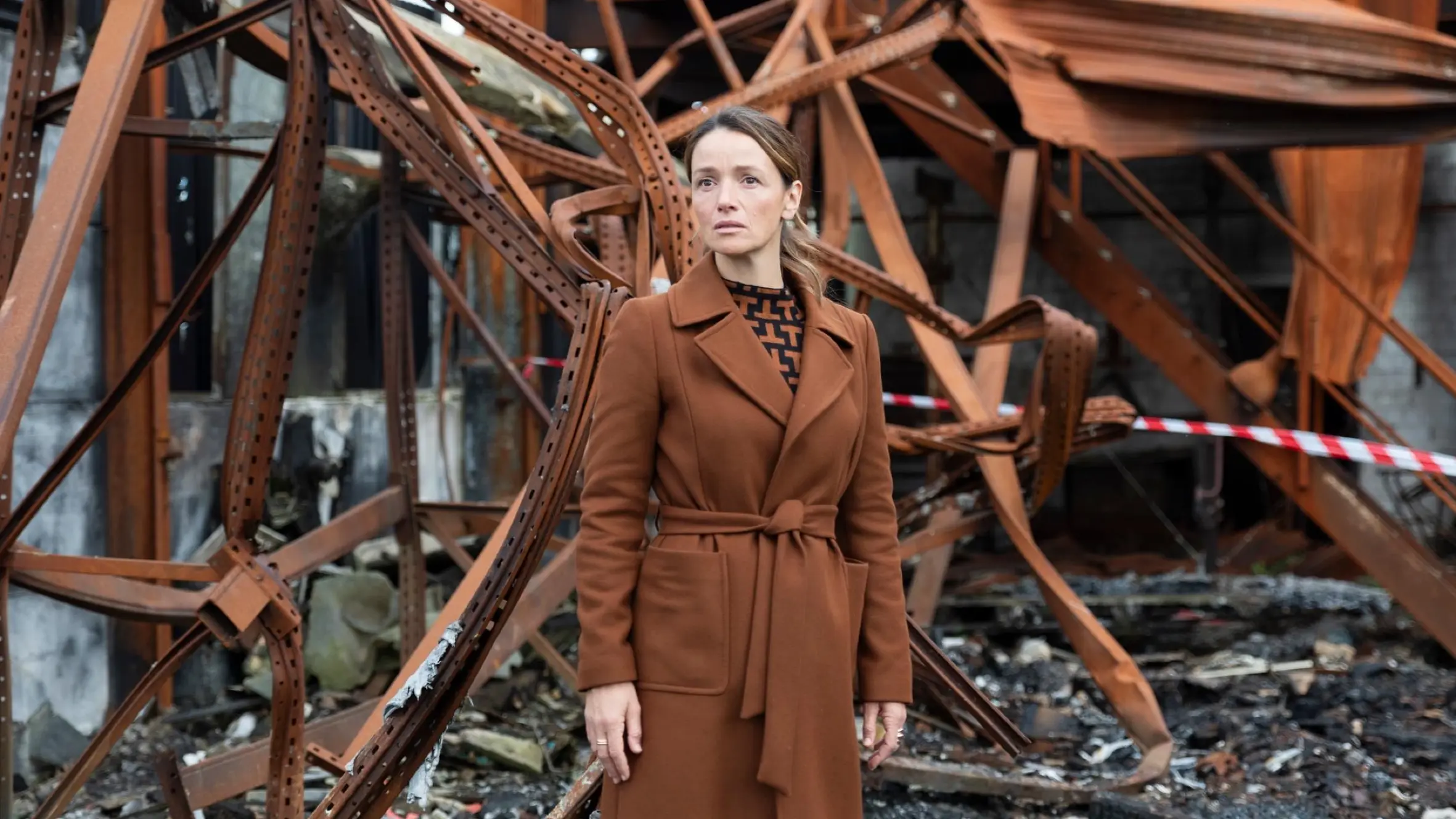 Jenny (Kaja Schmidt-Tychsen) erkennt, was sie angerichtet hat.