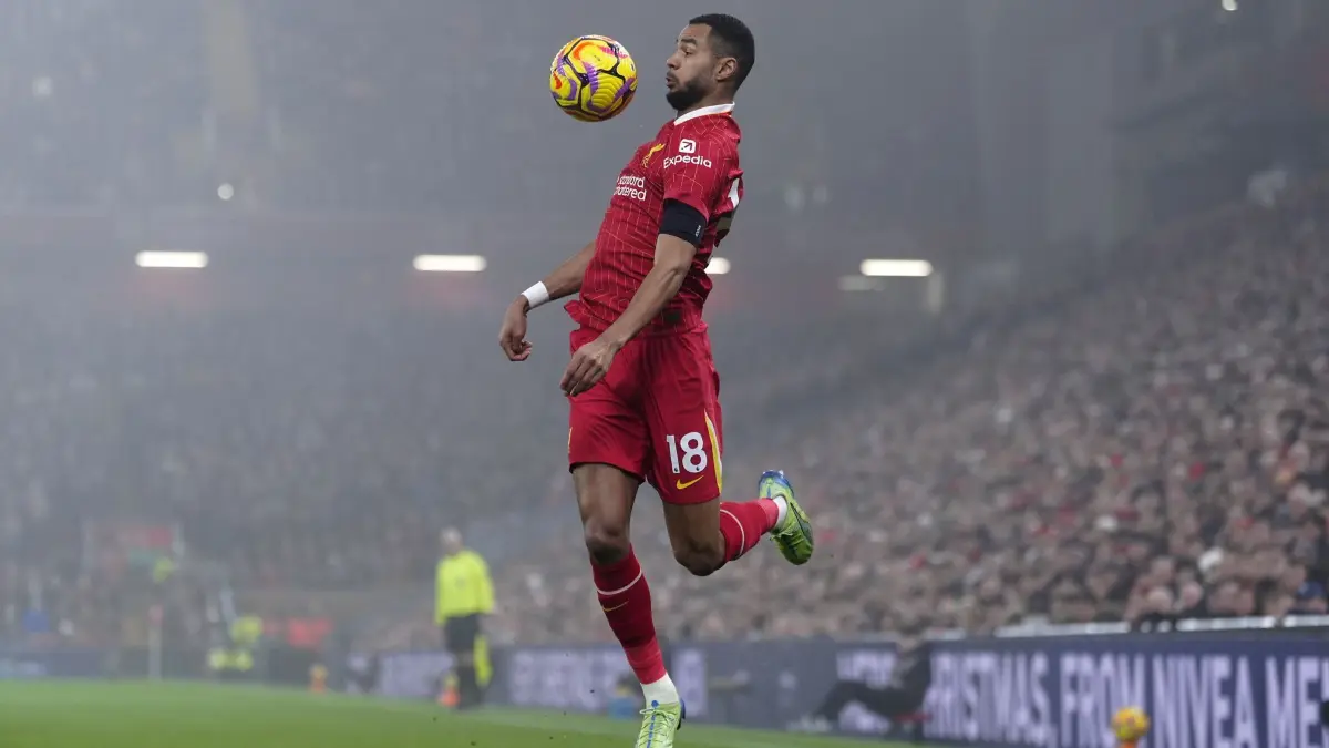 FC Liverpool - Leicester City: 26.12.2024, Großbritannien, Liverpool: Fußball: Premier League, England, FC Liverpool - Leicester City, 18. Spieltag, Anfield-Stadion. Liverpools Cody Gakpo am Ball. Foto: Peter Byrne/PA Wire/dpa +++ dpa-Bildfunk +++