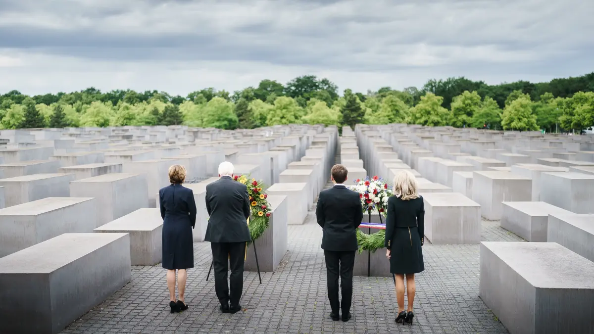 Am 27. Januar 2025 findet der alljährliche internationale Holocaust-Gedenktag statt. Im Bundestag wird den Opfern des Nationalsozialismus eine Gedenkstunde gewidmet.