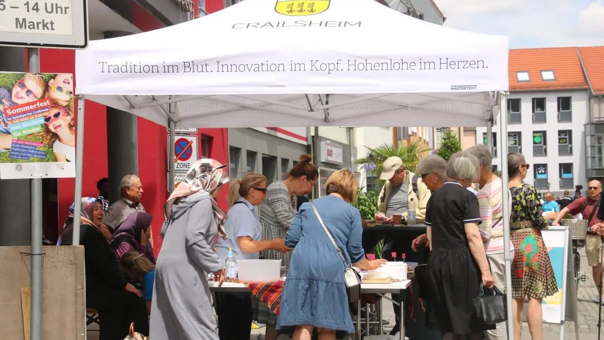 Zweimal zeigte sich der Integrationsbeirat mit einem Stand bei der Aktion Crailsheim nimmt sich Zeit auf dem Schweinemarktplatz und stellte seine Arbeit vor.