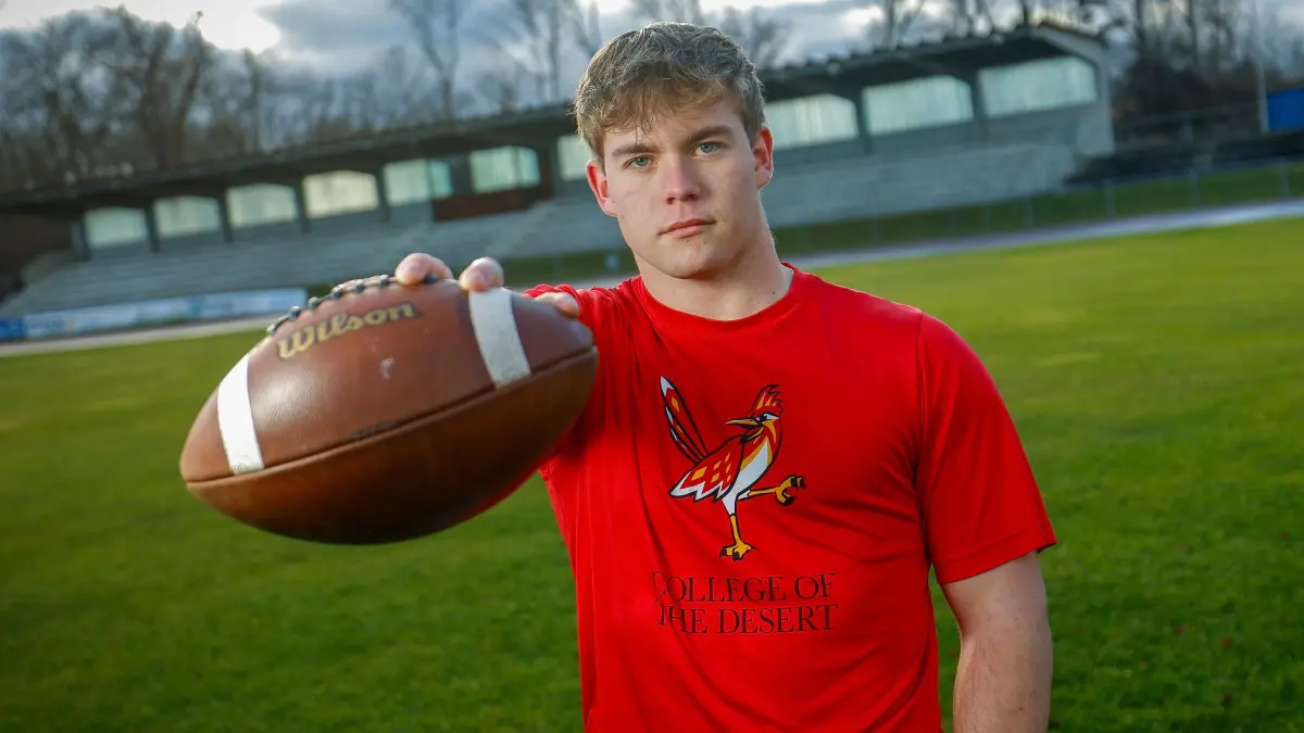Football_Porträt_Der Neu-Ulmer Mike Höchsmann lebt sein Traum in den USA. Seine erste Saison am Junior College ist vorbei. *vor Super Bowl?*