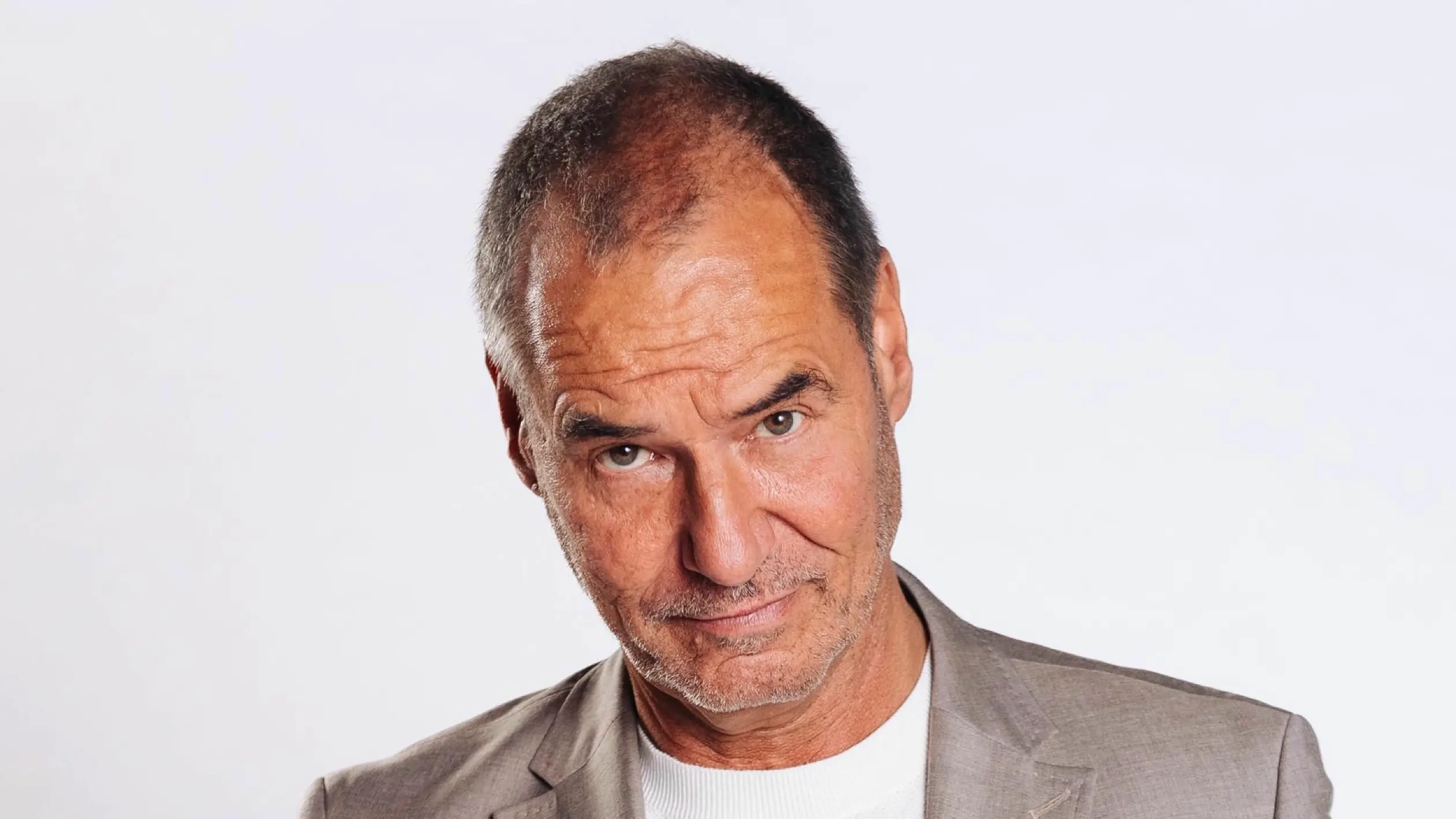 Richard (Silvan-Pierre Leirich) durchlebt aktuell keine leichte Zeit.