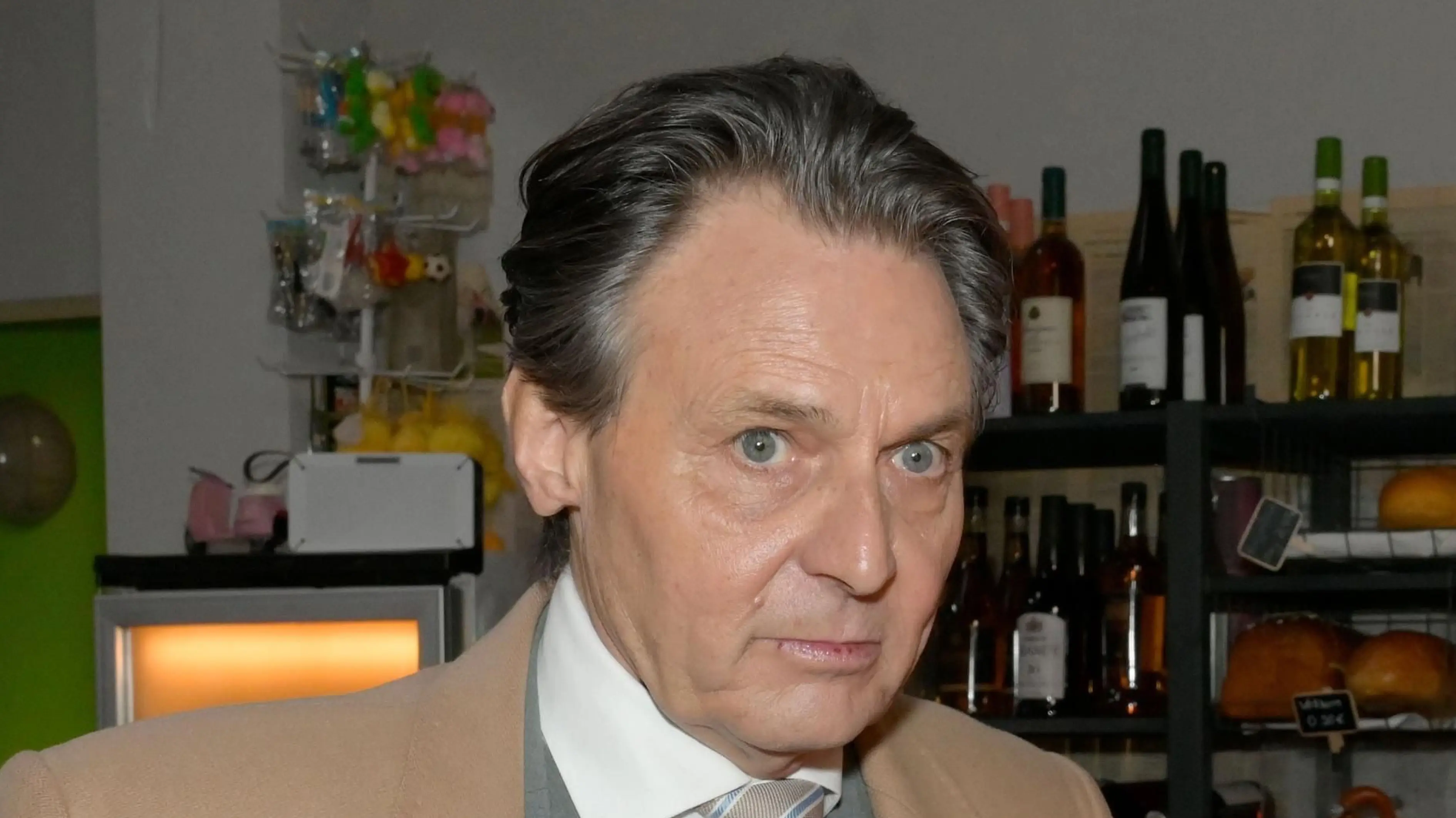 Jo Gerner (Wolfgang Bahro) bekommt gesundheitliche Probleme.