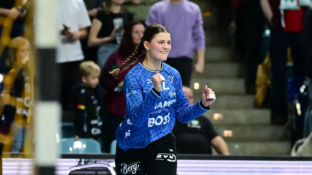 VfL Oldenburg - TuS Metzingen, Handball, Frauen, 1. Bundesliga, Saison 2024/2025, 10.01.2025: Marie Weiss (12, TuS Metzingen)
VfL Oldenburg - TuS Metzingen, Handball, Frauen, 1. Bundesliga, Saison 2024/2025, 10.01.2025
Foto: Eibner-Pressefoto/Felix Schlikis