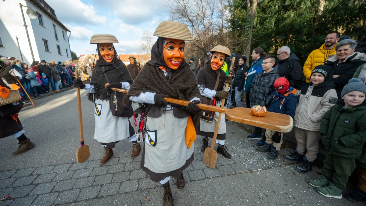 Narrensprung Donzdorf mit 3000 Hästrägern
