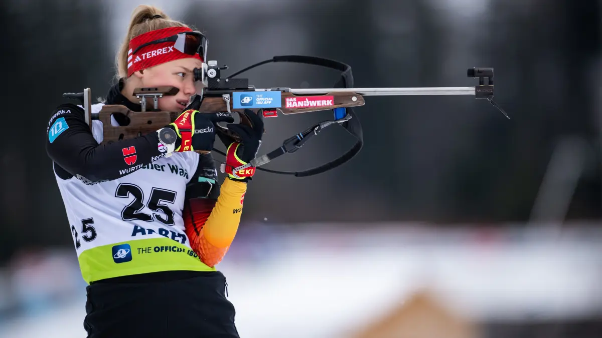 BODENMAIS, GERMANY - JANUARY 12: Charlotte Gallbronner of Germany in action during the Women 10 km Pursuit at the IBU Cup Biathlon Arber on January 12, 2025 in near Bodenmais, Germany. (Photo by Daniel Kopatsch/VOIGT),