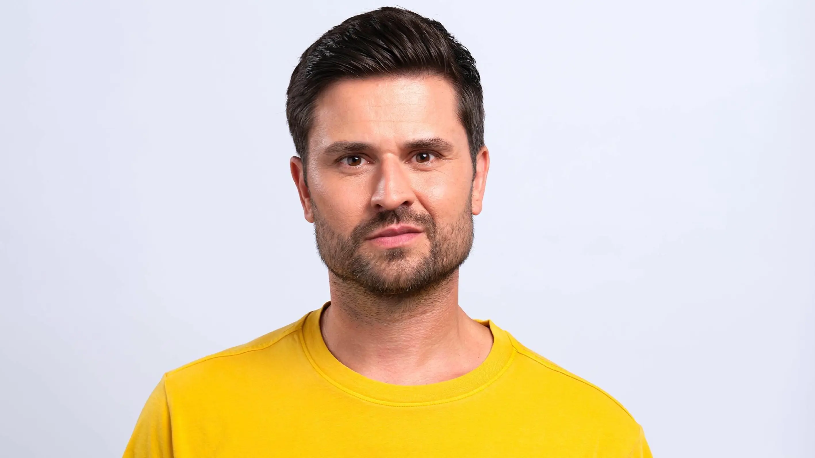 Paco (Miloš Vuković) wird von einer neuen Frau umworben.