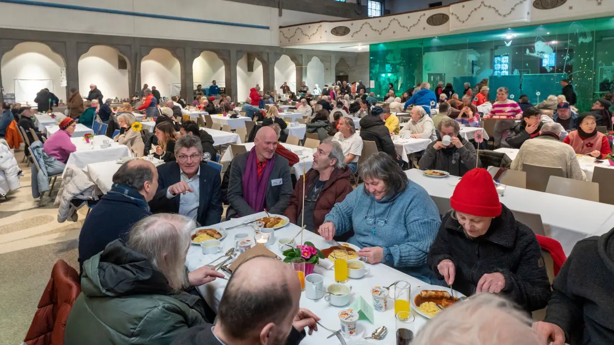 Start der 30. Ulmer Vesperkirche mit Bischof Gohl. Ort: Pauluskirche
