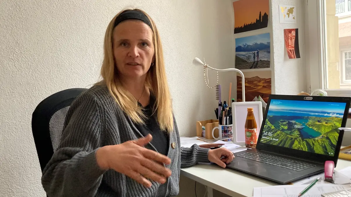 Sarah Pohl leitet eine Beratungsstelle ZEBRA zu Esoterik und alternativen Heils- und Beratungsangeboten und warnt vor Scharlatanen, Gurus und Abzockern
