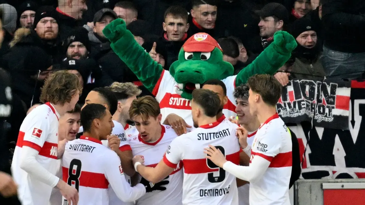 VfB Stuttgart vs SC Freiburg SCF: TOR zum 1:0 Anthony Rouault VfB Stuttgart (29) Torjubel
Maskottchen Fritzle VfB Stuttgart Ermedin Demirovic VfB Stuttgart (09) Jamie Leweling VfB Stuttgart (18) Nick Woltemade VfB Stuttgart (11) Fabian Rieder VfB Stuttgart (32) Atakan Karazor VfB Stuttgart (16)
VfB Stuttgart vs SC Freiburg SCF
18.01.2025
DFL REGULATIONS PROHIBIT ANY USE OF PHOTOGRAPHS AS IMAGE SEQUENCES AND/OR QUASI-VIDEO