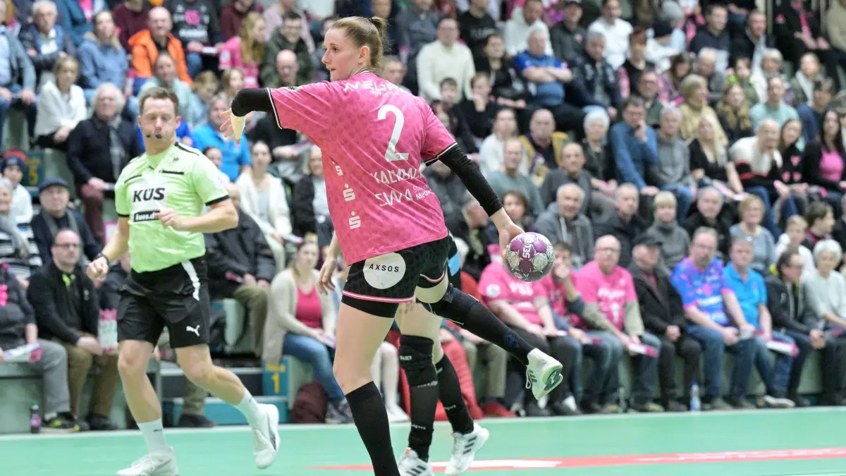 TusSies Metzingen vs. Buxtehuder SV, Handball, HBF, 13.Ligaspieltag, Saison 2024/2025, 18.01.2025: Selina Kalmbach (TusSies Metzingen, #2)
TusSies Metzingen vs. Buxtehuder SV, Handball, HBF, 13.Ligaspieltag, Saison 2024/2025, 18.01.2025
Foto: Eibner-Pressefoto/Tobias Baur